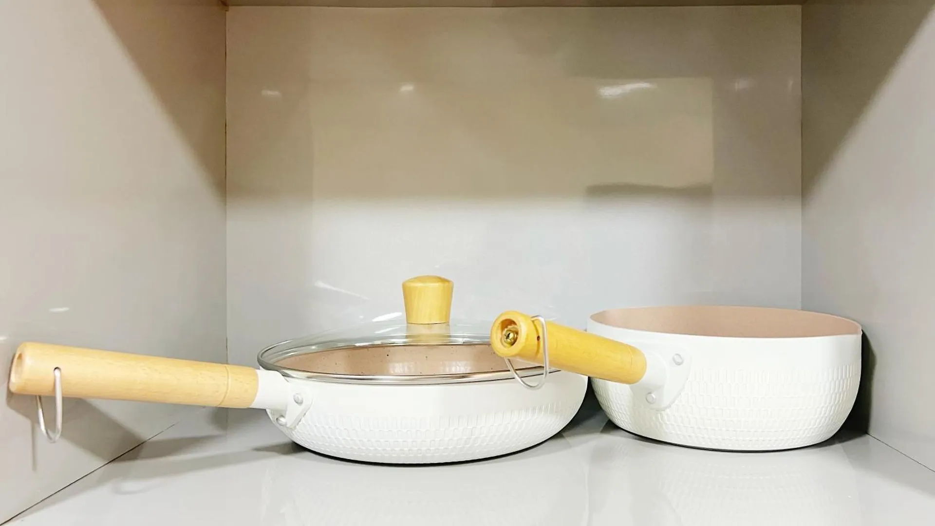 旅馆 Student Accommodation - 5 Man Cheong Street 香港
